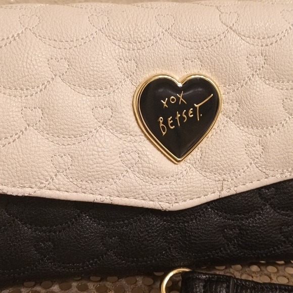 Betsy Johnson Crossbody/Clutch - Picture 2 of 10